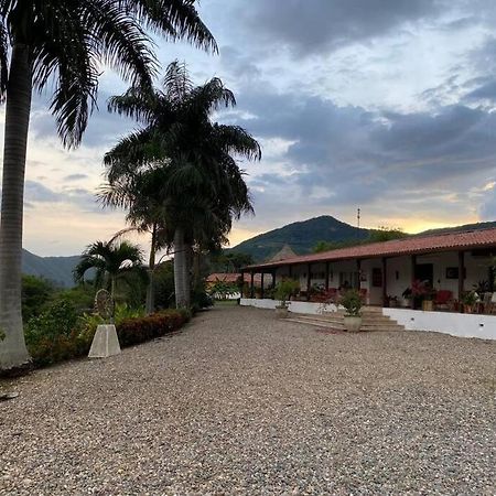 Finca Campestre Con Hermosa Vista Anapoima Exteriér fotografie