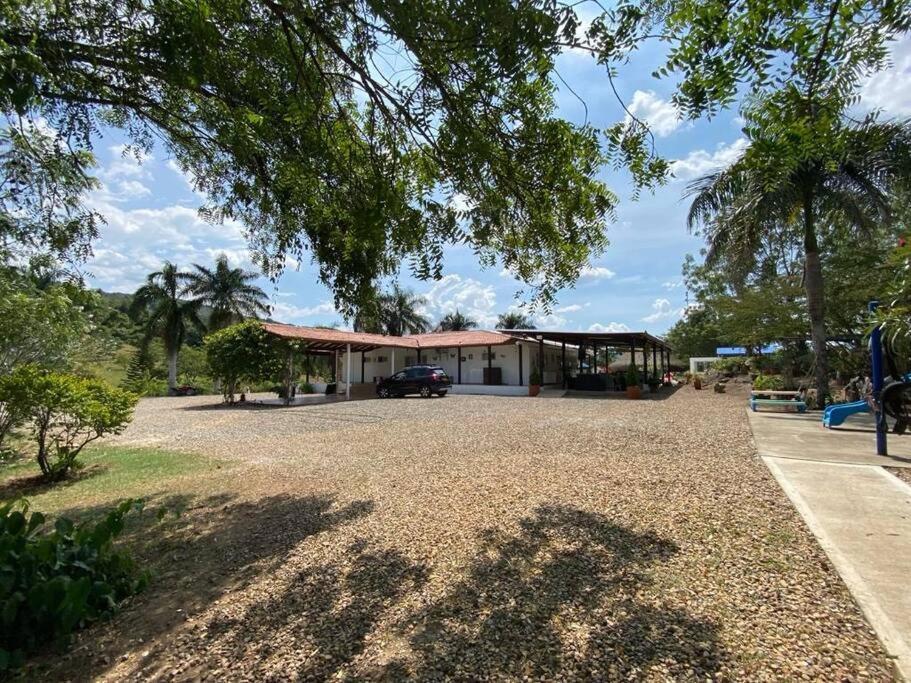 Finca Campestre Con Hermosa Vista Anapoima Exteriér fotografie