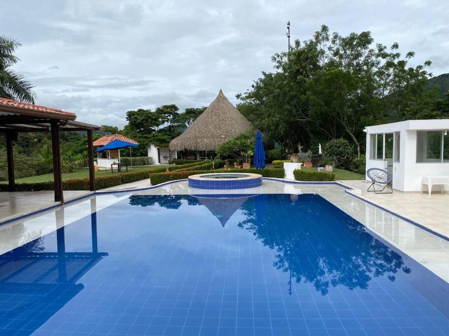 Finca Campestre Con Hermosa Vista Anapoima Exteriér fotografie