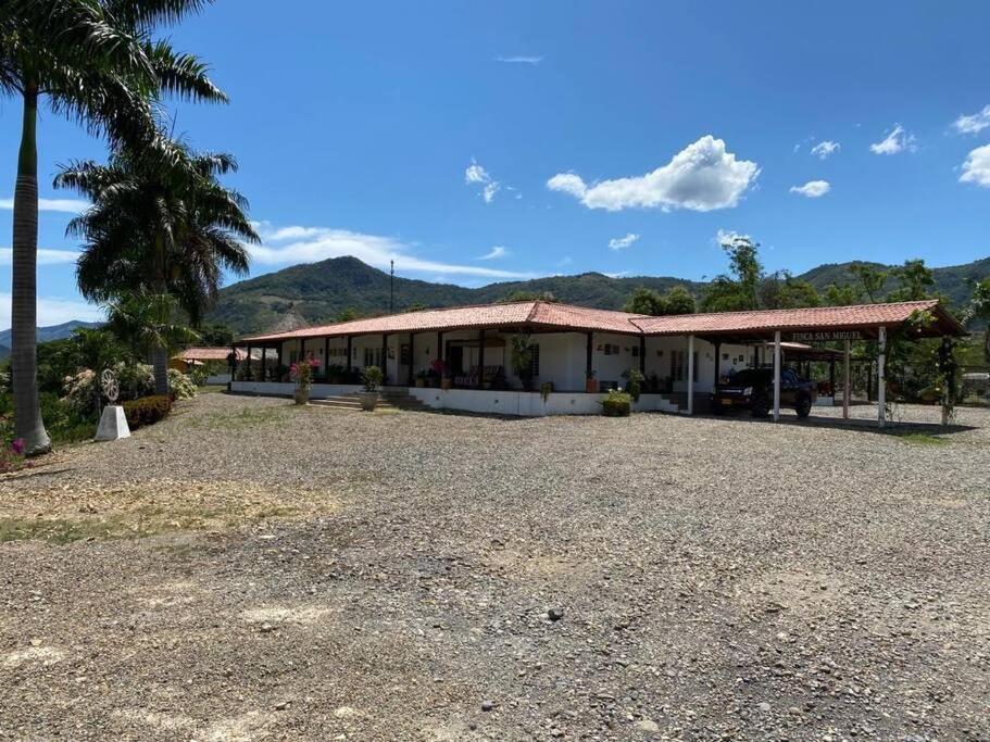 Finca Campestre Con Hermosa Vista Anapoima Exteriér fotografie