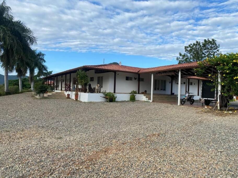 Finca Campestre Con Hermosa Vista Anapoima Exteriér fotografie